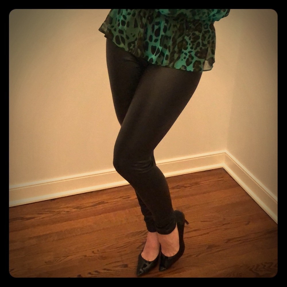 Faux leather leggings L Gianni Bini